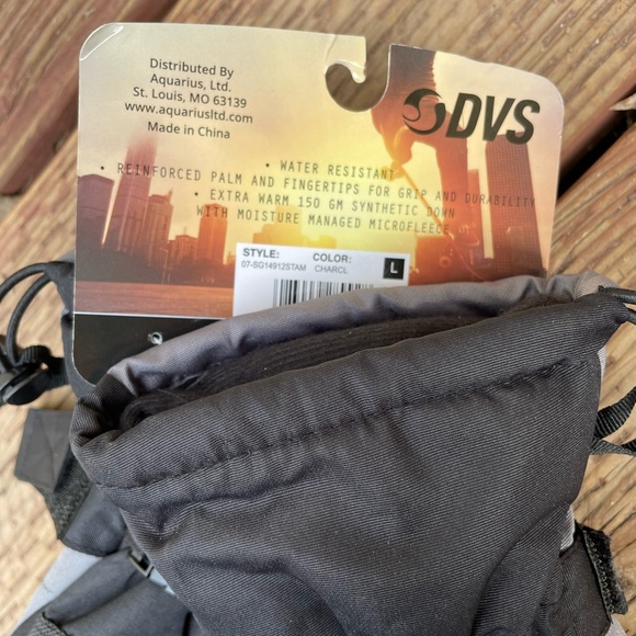 Winter Gloves 2 Pair Mens  DVS BRAND Size Large - Picture 8 of 8